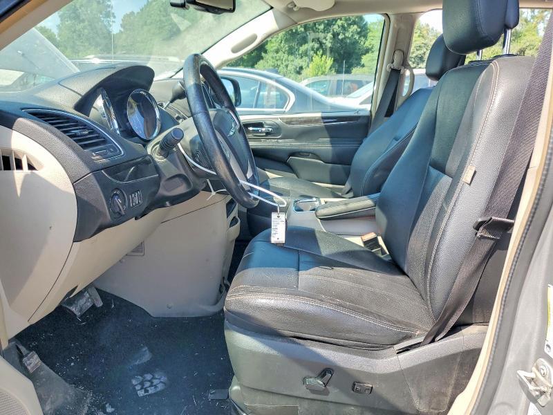 2016 CHRYSLER TOWN & COUNTRY TOURING L — Фото 7 из 13