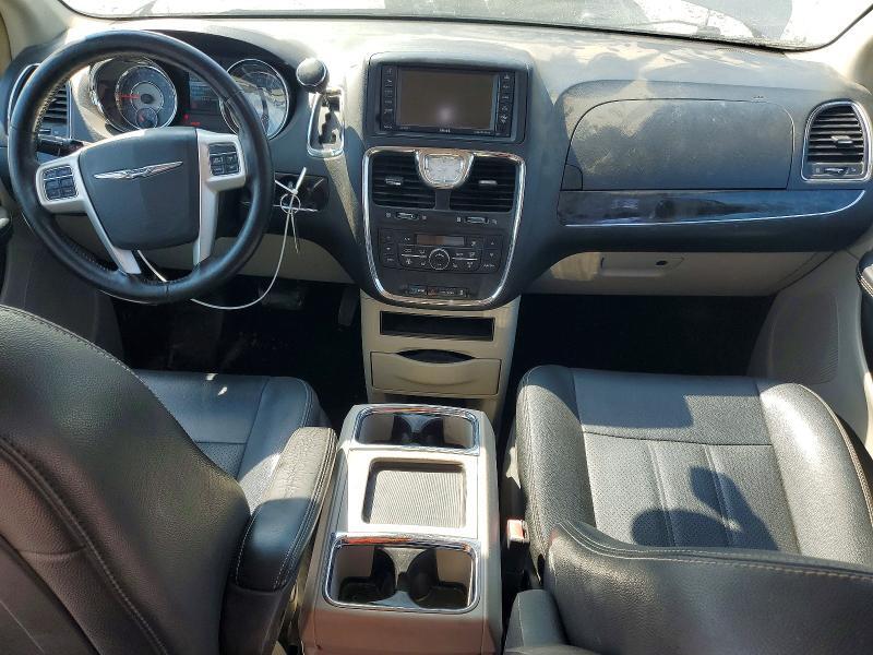 2016 CHRYSLER TOWN & COUNTRY TOURING L — Фото 8 из 13