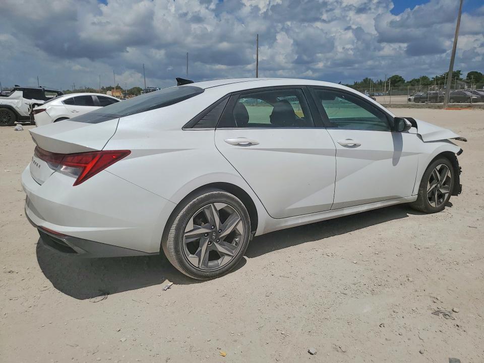 2021 HYUNDAI ELANTRA SEL — Фото 3 из 13