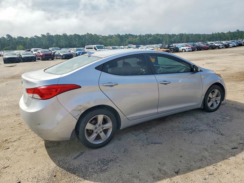 2012 HYUNDAI ELANTRA — Фото 3 из 12