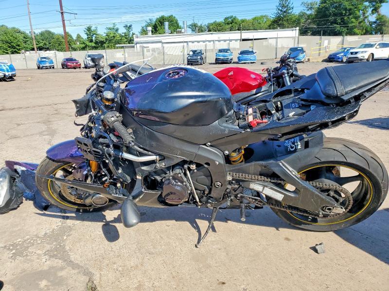 2009 YAMAHA YZFR6 — Фото 3 из 10