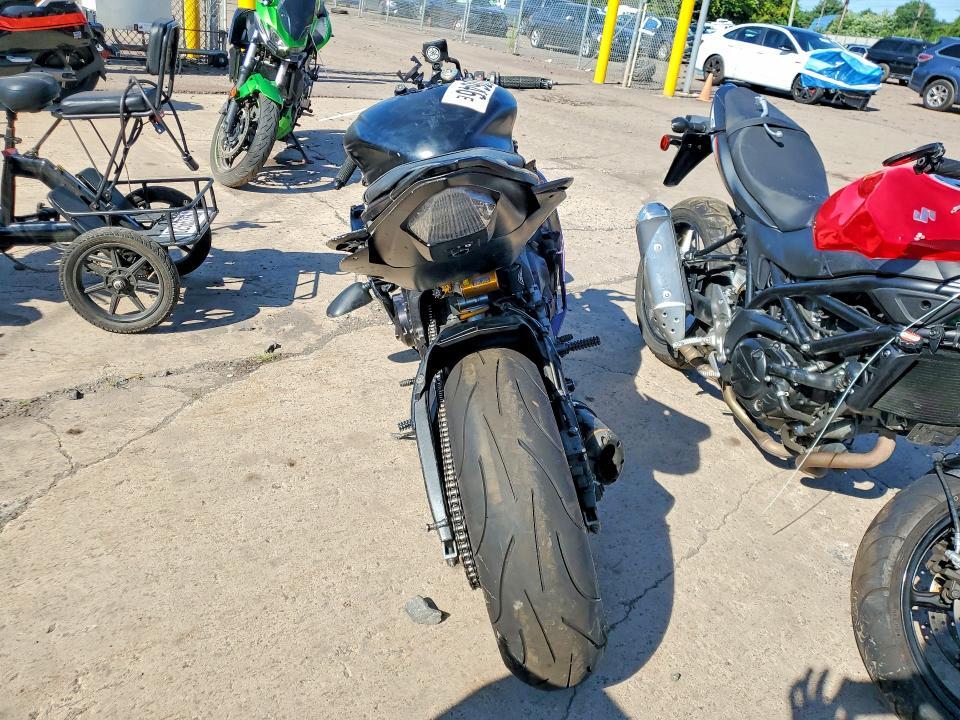 2009 YAMAHA YZFR6 — Фото 4 из 10