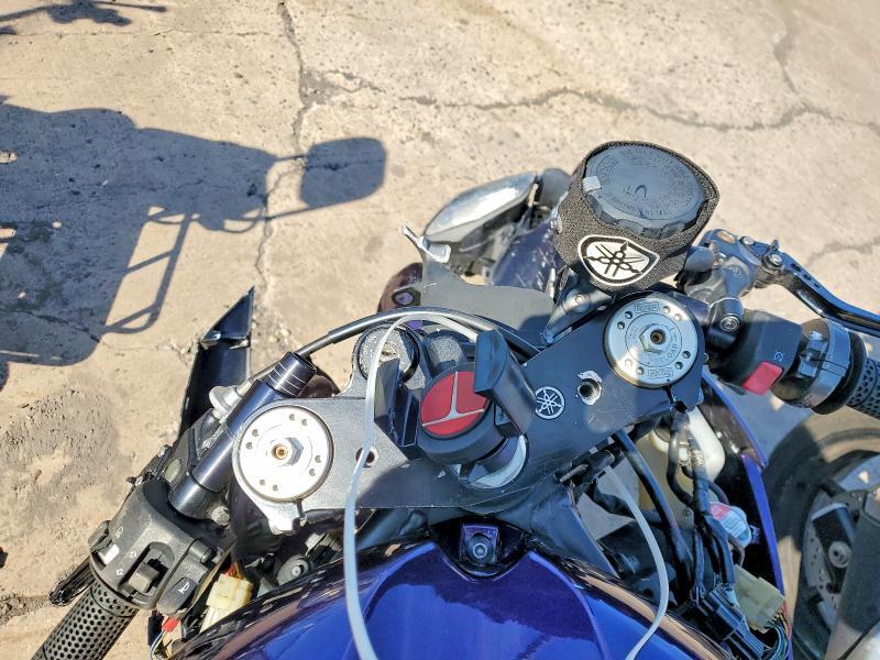 2009 YAMAHA YZFR6 — Фото 7 из 10