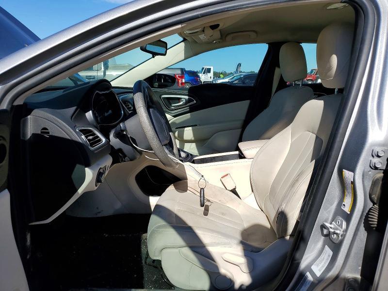 2016 CHRYSLER 200 — Фото 7 из 13