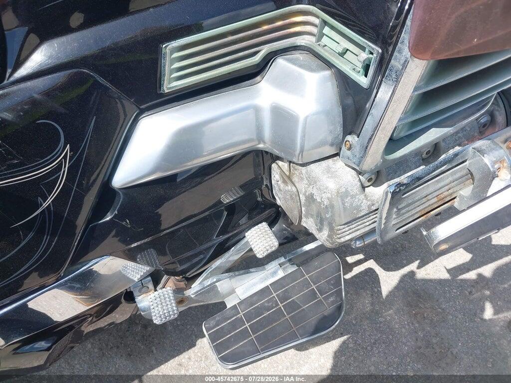1HFSC2239XA103835 1999 HONDA GL1500 photo no. 10