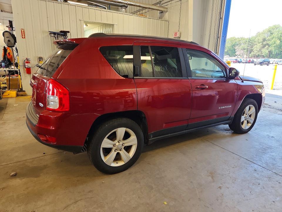 1C4NJDEB3CD572911 2012 JEEP COMPASS photo no. 3