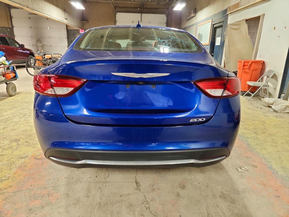 2016 CHRYSLER 200 LIMITED — Фото 6 из 12