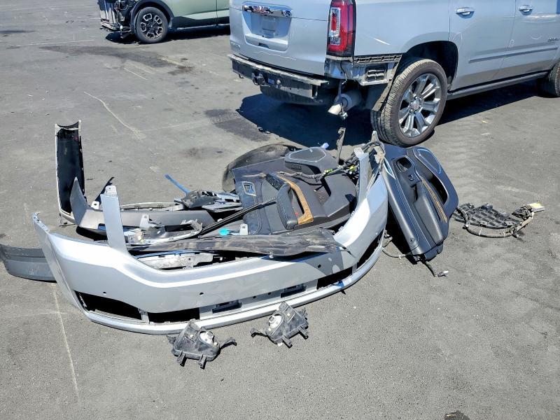 2016 GMC YUKON DENALI — Фото 13 из 14