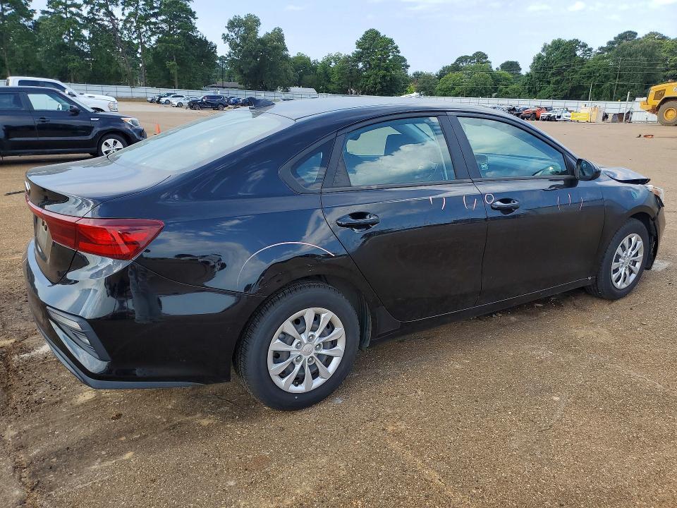 3KPF24AD6ME375563 2021 KIA FORTE photo no. 3