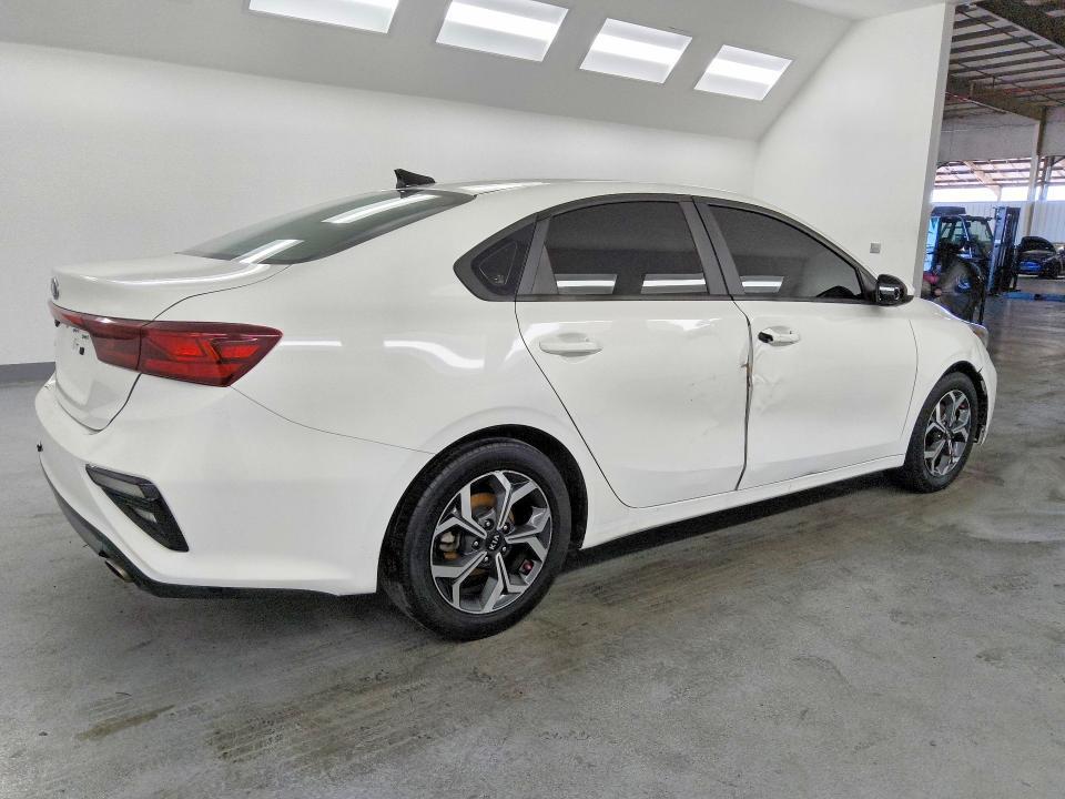 3KPF24AD6ME316061 2021 KIA FORTE photo no. 3
