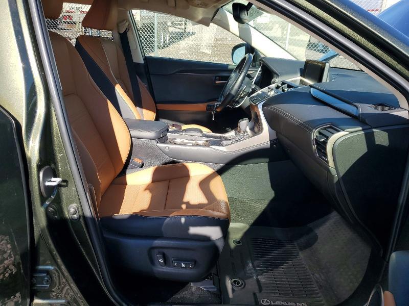 2021 LEXUS NX 300 BASE — Фото 7 из 13