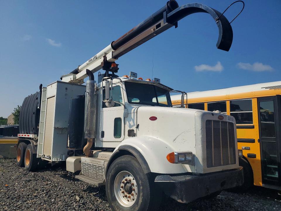 2012 PETERBILT 365 HYDROVAC TRUCK — Фото 4 из 12