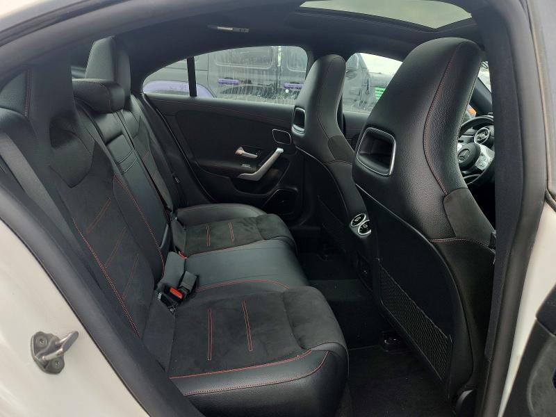 2021 MERCEDES-BENZ CLA 250 — Фото 10 из 12