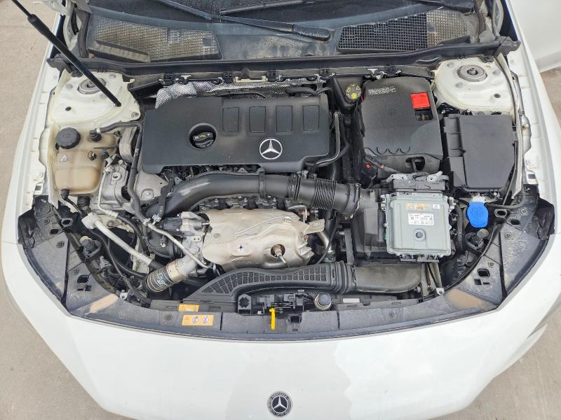 2021 MERCEDES-BENZ CLA 250 — Фото 11 из 12