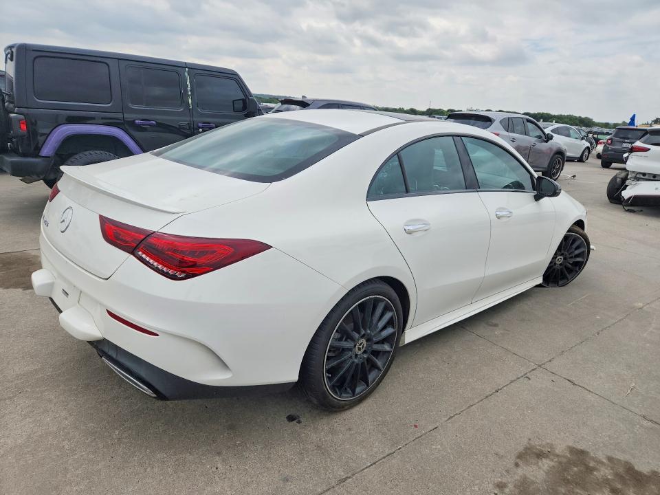 2021 MERCEDES-BENZ CLA 250 — Фото 3 из 12