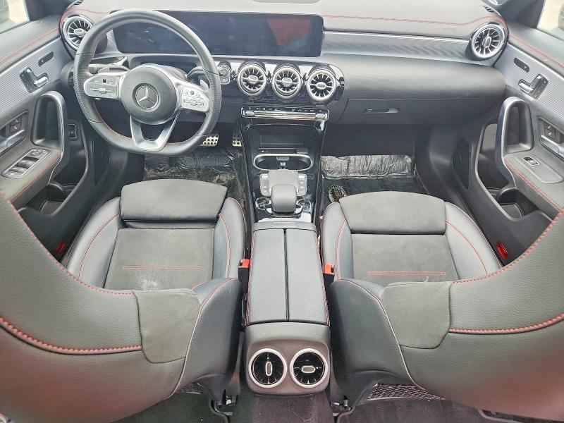 2021 MERCEDES-BENZ CLA 250 — Фото 8 из 12