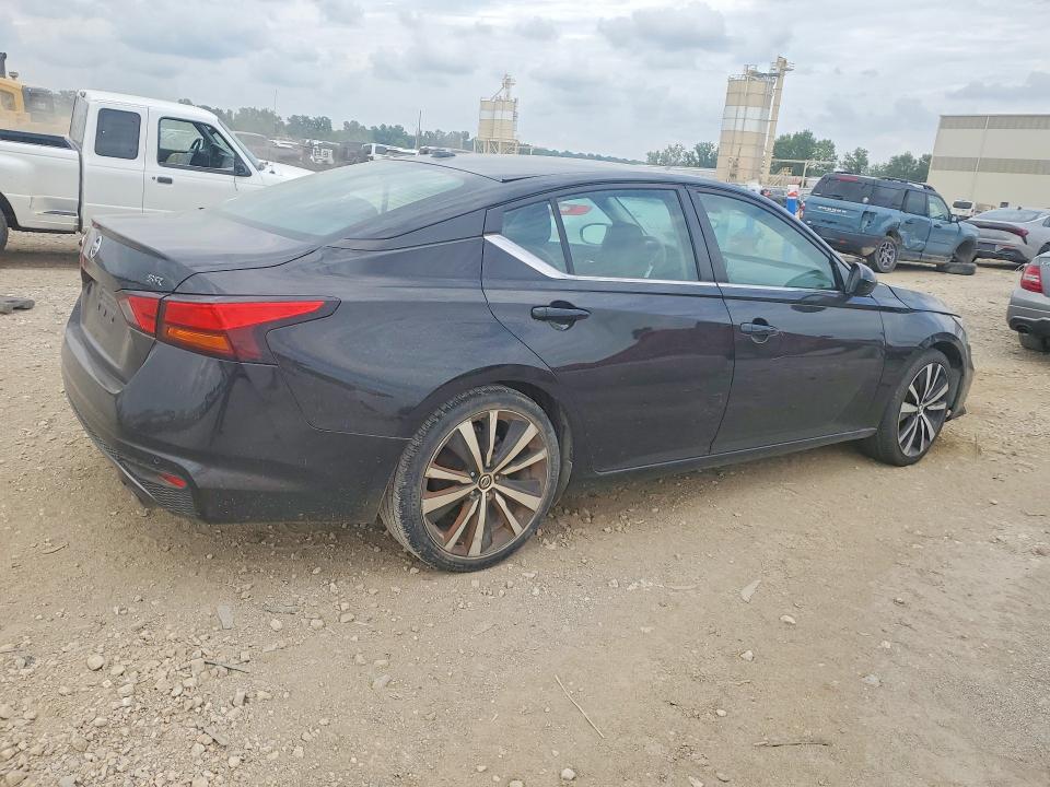2021 NISSAN ALTIMA SR — Фото 3 из 12