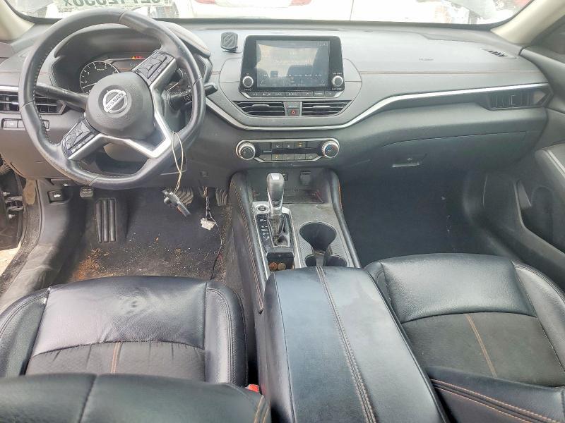 2021 NISSAN ALTIMA SR — Фото 8 из 12