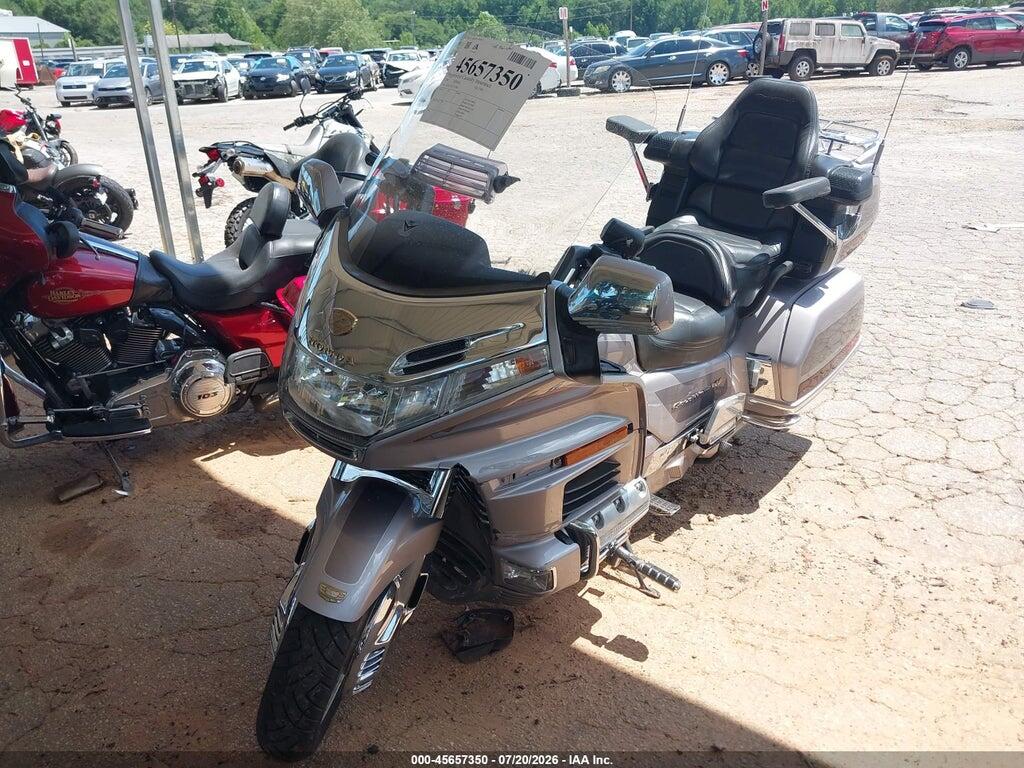 1HFSC2231XA102856 1999 HONDA GL1500 photo no. 2