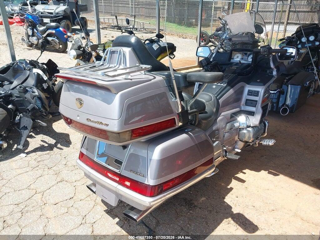 1HFSC2231XA102856 1999 HONDA GL1500 photo no. 4