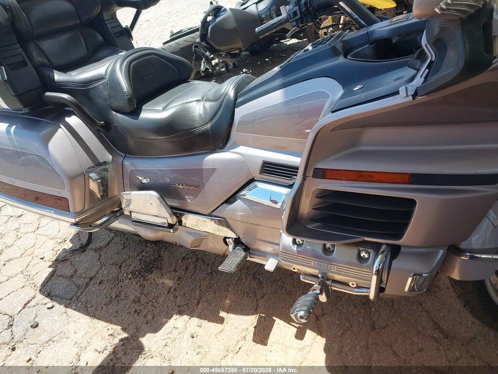 1HFSC2231XA102856 1999 HONDA GL1500 photo no. 8
