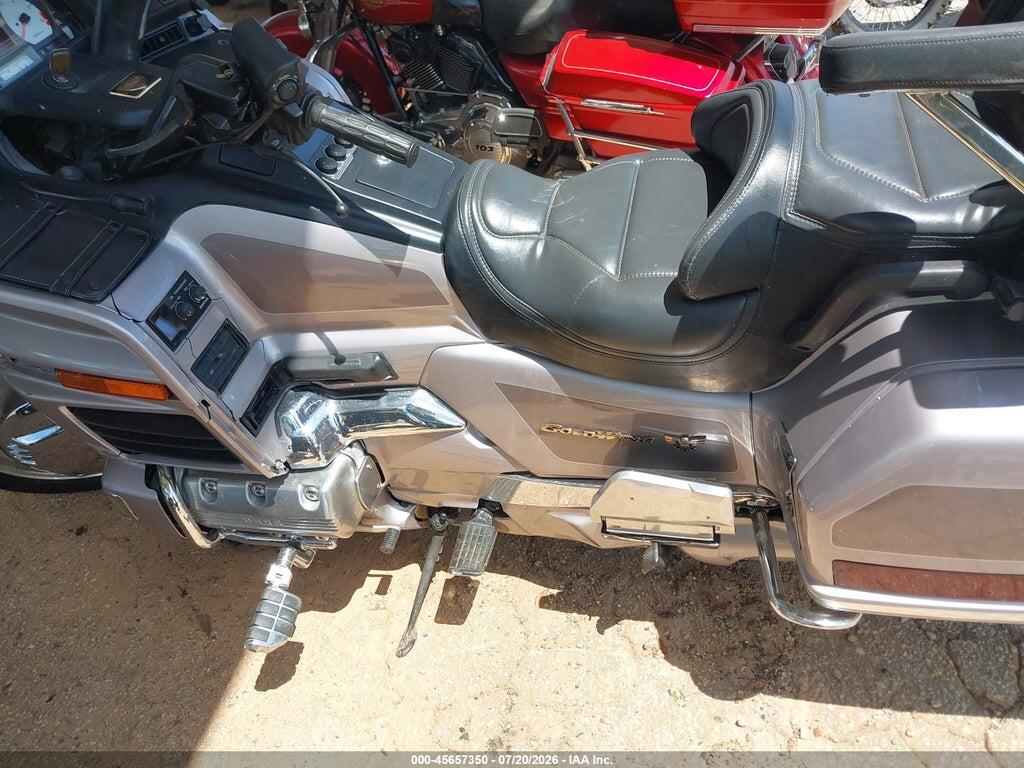1HFSC2231XA102856 1999 HONDA GL1500 photo no. 9