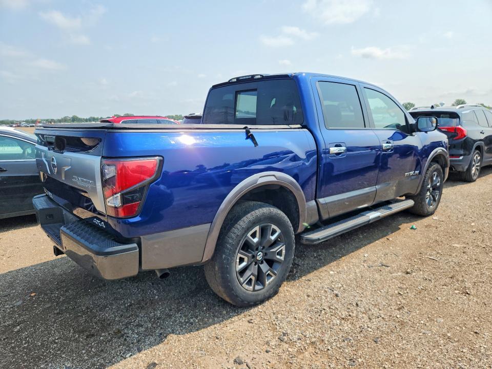 2021 NISSAN TITAN PLATINUM RESERVE — Фото 3 из 12