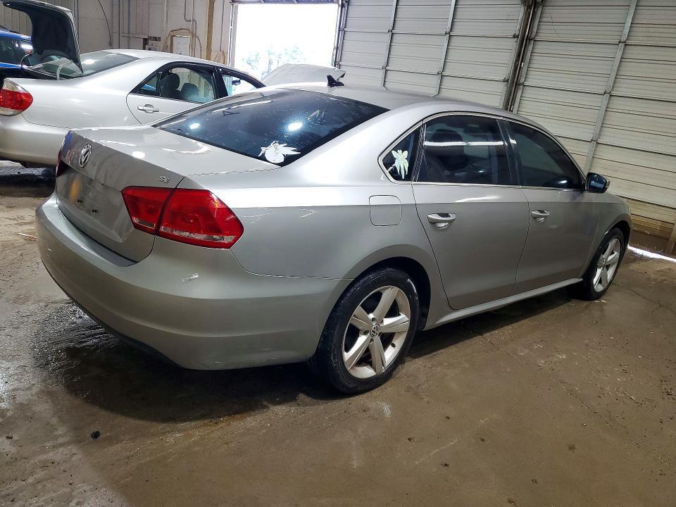 1VWBP7A38CC075227 2012 VOLKSWAGEN PASSAT photo no. 3