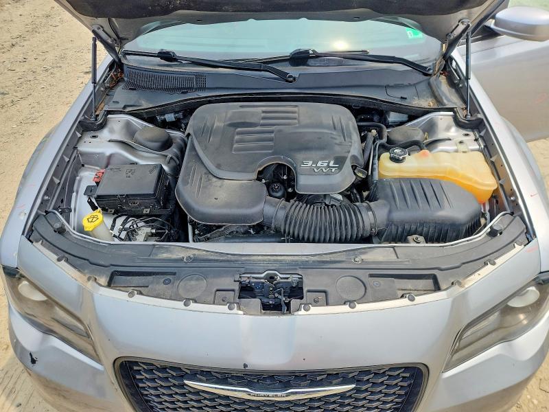 2016 CHRYSLER 300 S — Фото 11 из 12