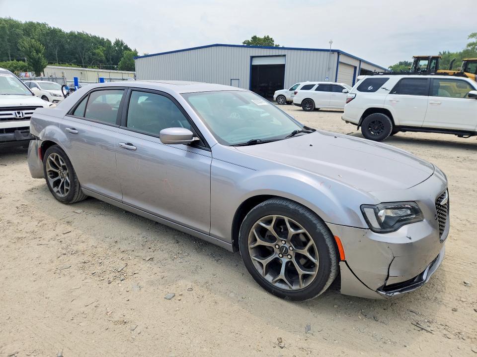 2016 CHRYSLER 300 S — Фото 4 из 12