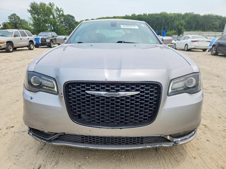 2016 CHRYSLER 300 S — Фото 5 из 12