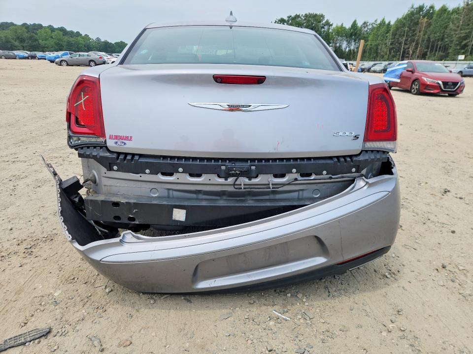 2016 CHRYSLER 300 S — Фото 6 из 12