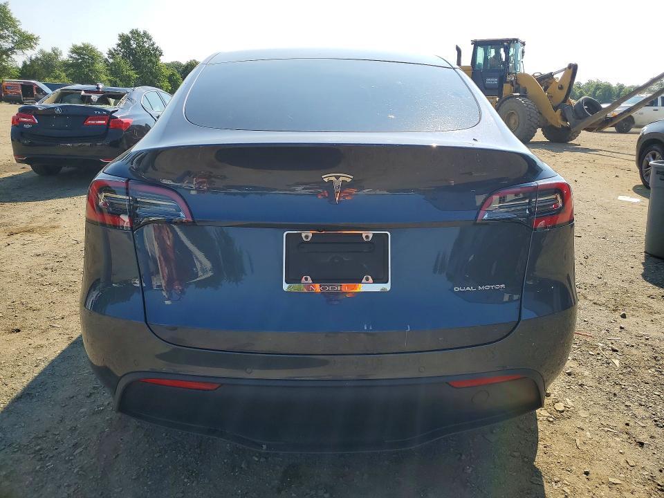 2021 TESLA MODEL Y — Фото 6 из 12
