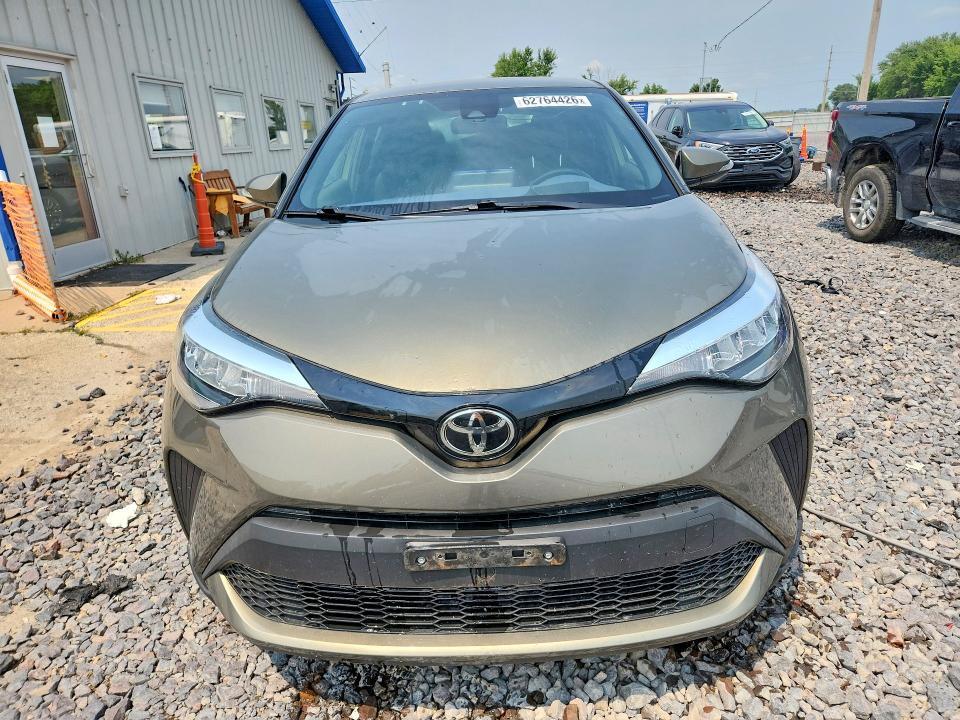 2021 TOYOTA C-HR XLE — Фото 5 из 13