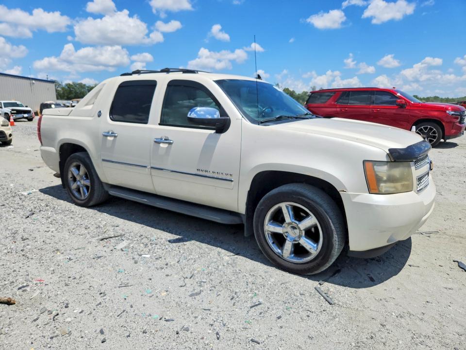 2013 CHEVROLET AVALANCHE LTZ — Фото 4 из 12