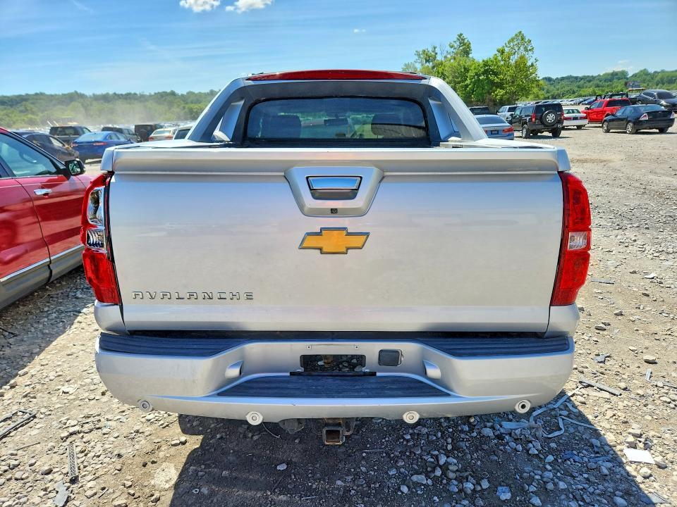 2013 CHEVROLET AVALANCHE LT — Фото 6 из 12
