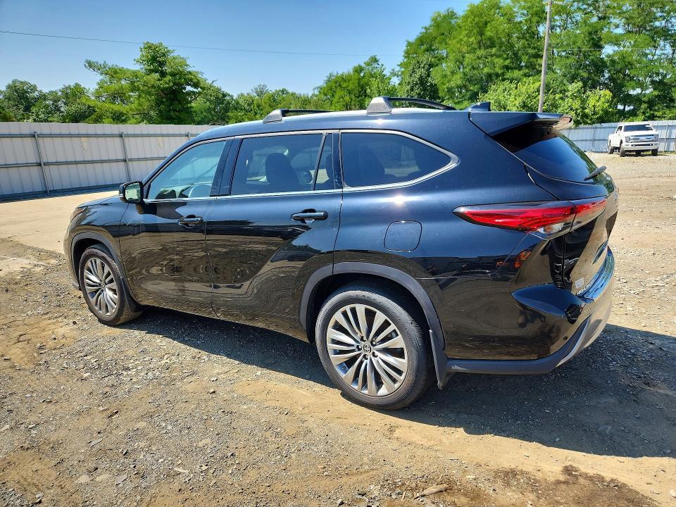 2021 TOYOTA HIGHLANDER PLATINUM — Фото 2 из 13