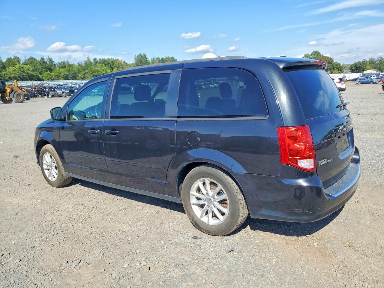 2016 DODGE GRAND CARAVAN SXT — Фото 2 из 13