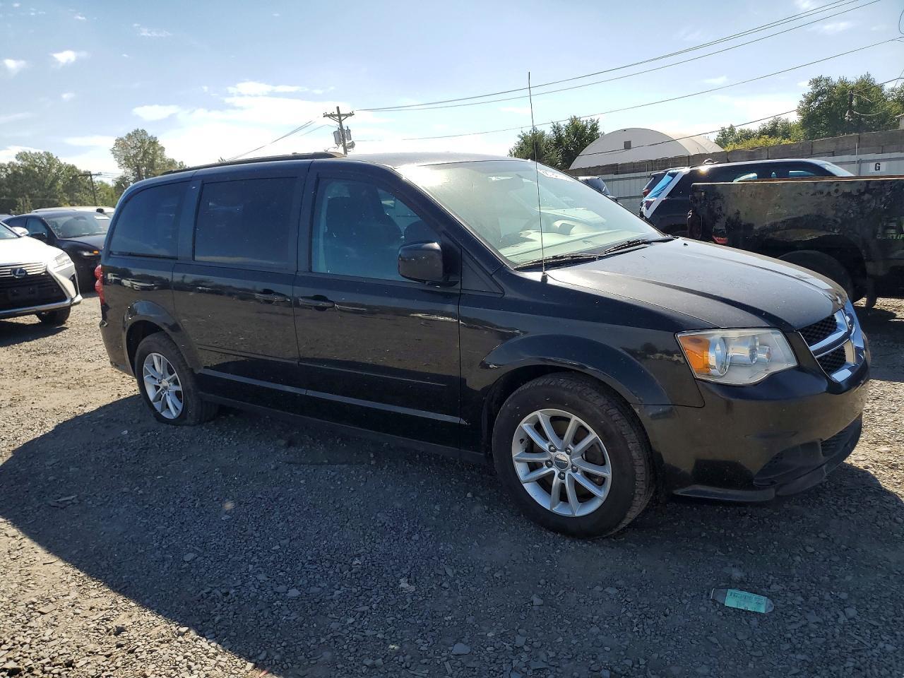 2016 DODGE GRAND CARAVAN SXT — Фото 4 из 13