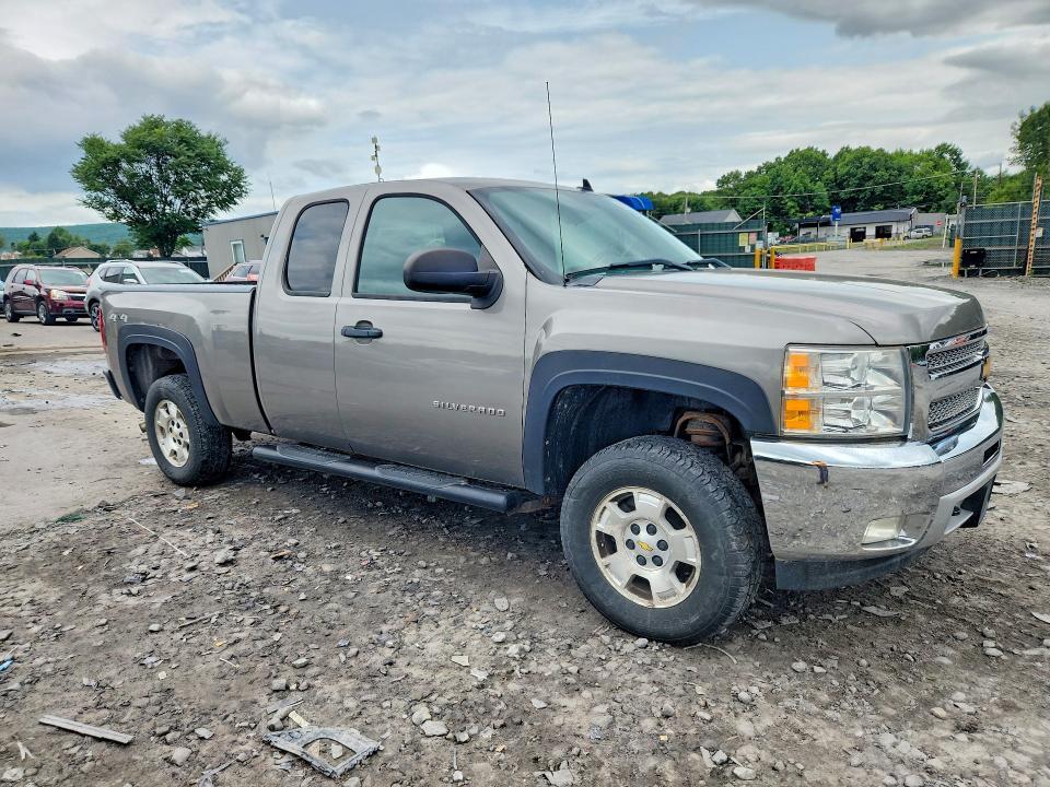 2013 CHEVROLET SILVERADO K1500 LT — Фото 4 из 12