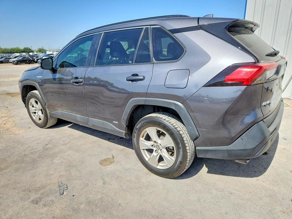 2021 TOYOTA RAV4 XLE — Фото 2 из 13
