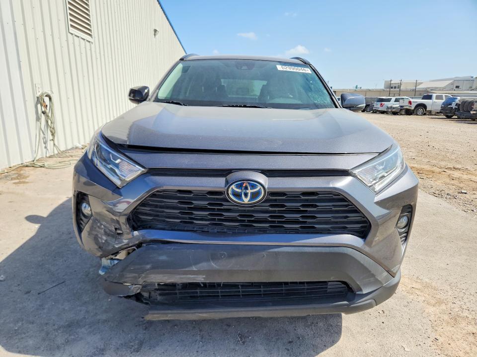 2021 TOYOTA RAV4 XLE — Фото 5 из 13