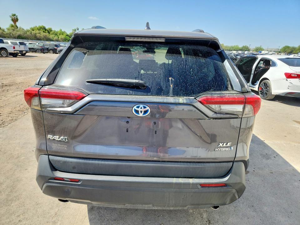2021 TOYOTA RAV4 XLE — Фото 6 из 13