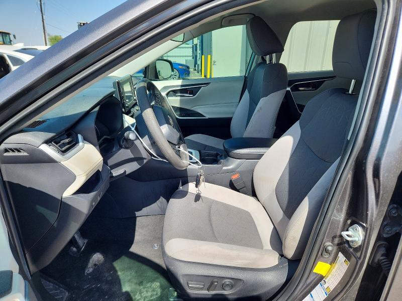 2021 TOYOTA RAV4 XLE — Фото 7 из 13