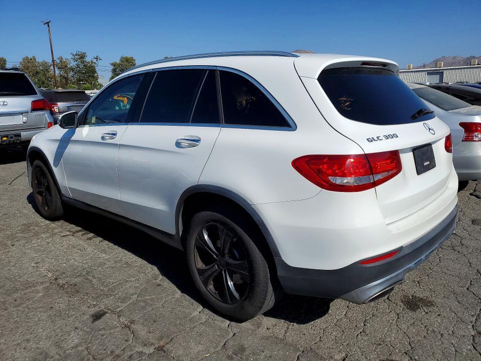2016 MERCEDES-BENZ GLC 300 — Фото 2 из 13