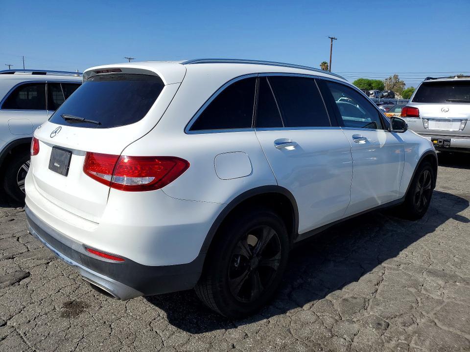 2016 MERCEDES-BENZ GLC 300 — Фото 3 из 13