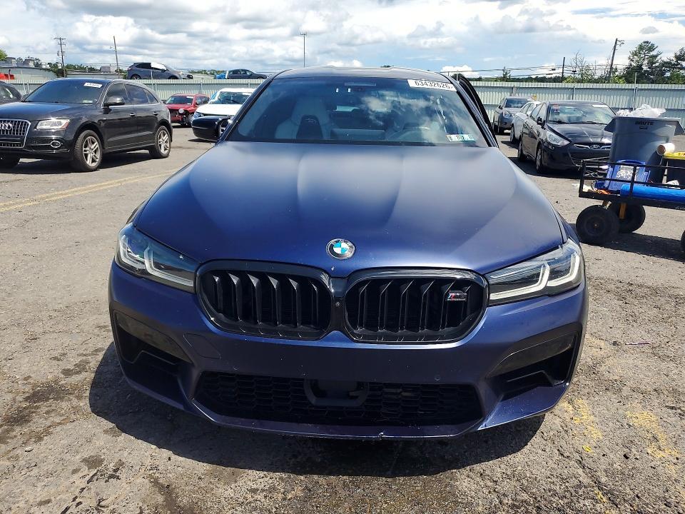 2022 BMW M5 — Фото 5 из 12