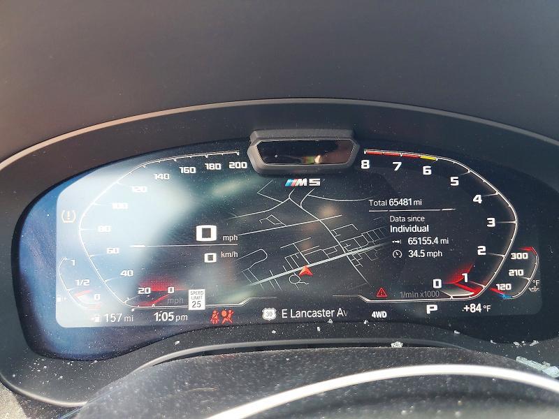2022 BMW M5 — Фото 9 из 12