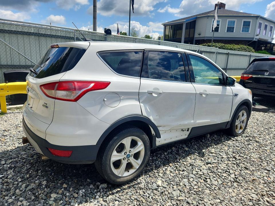 1FMCU9G91DUA56873 2013 FORD ESCAPE photo no. 3