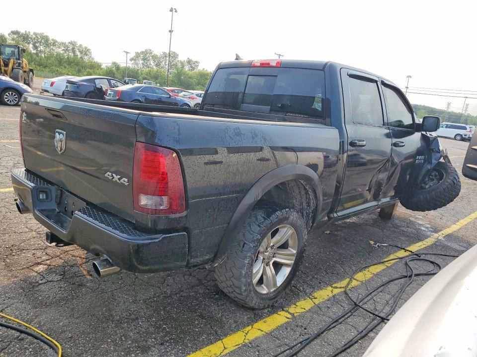 2016 RAM 1500 SPORT — Фото 3 из 13